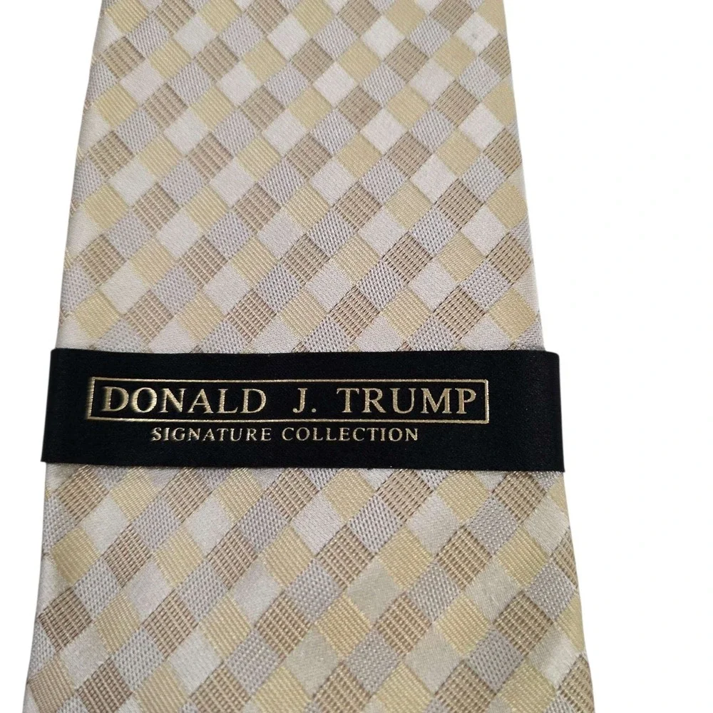 NWT Donald J.‎ Trump Signature Collection Silk Tie Gingham Pattern Gold Beige